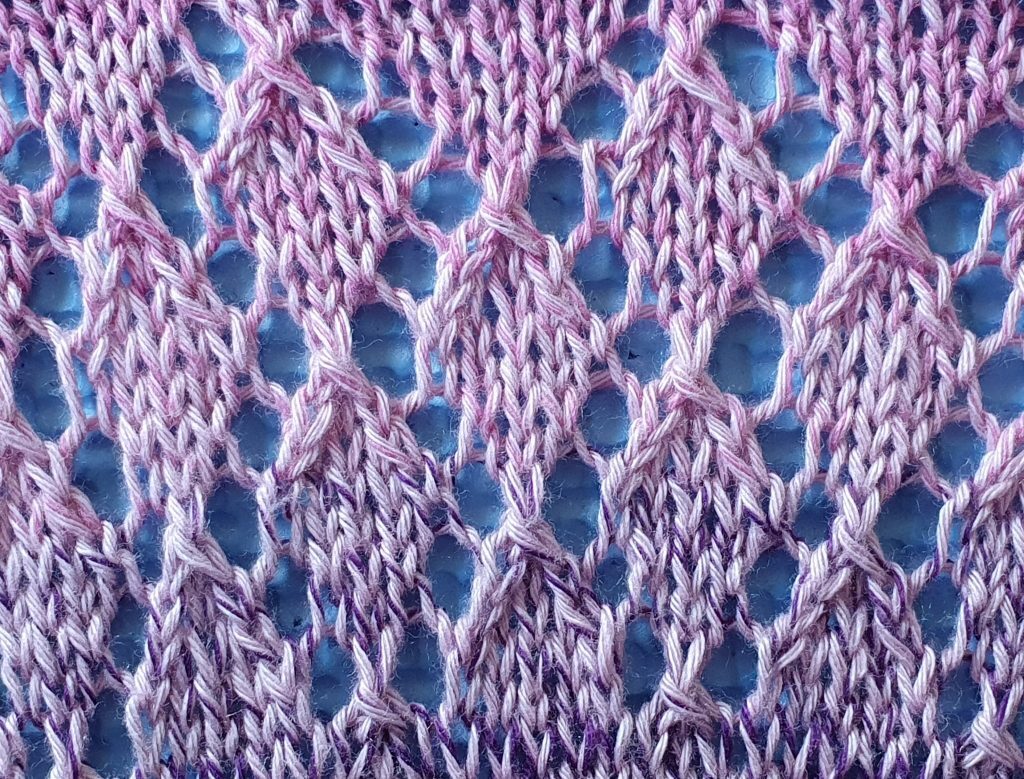 Cosy Moments Shawl Pattern F レースケーブル模様